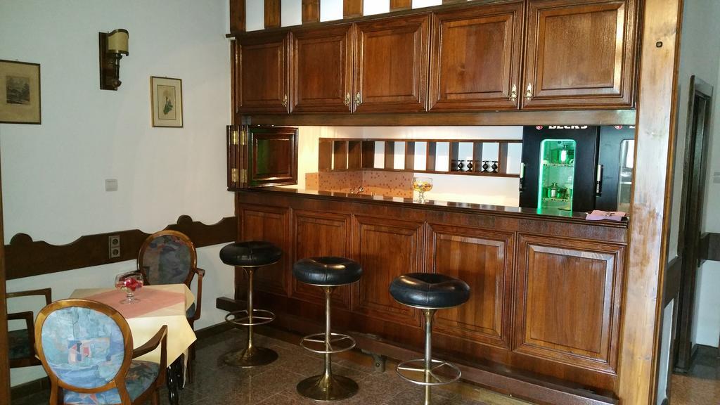 ホテル Conacul Balta Albă エクステリア 写真